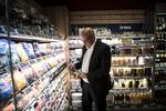 Der skal findes en ny topchef til selskabet bag dagligvarekæder som Kvickly, Fakta og Super Brugsen.
Administrerende direktør i Coop Peter Høgsted fratræder  sin stilling. Foto: Linda Johansen