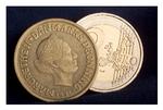 Der er realpolitisk ikke den store forskel på, om man i Danmark bruger den danske krone, eller om man benytter sig af euroen, siden vi fører fastkurspolitik med euroen, skriver gymnasieelev Malik Emil Fall i dette indlæg. Arkivfoto Peter Hove Olesen
