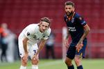 Rasmus Falk var stærk for FCK i de to Europa League-kampe mod Istanbul og Manchester United. Nu skal han også spille på hold med sin bedste ven, Christian Eriksen.  Foto: Jens Dresling/POLFOTO