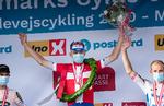 Kasper Asgreen i den nyerhvervede dannebrogstrikot, som han fra på lørdag viser frem i Tour de France, mens Michael Mørkøv (th) er tilbage i Deceuninck-Quick Step-dresset.
 Foto: Claus Fisker/Ritzau Scanpix