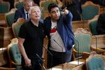 Sikandar Siddique (th) har fået dødstrusler af et nu tidligere S-medlem. Foto: Jens Dresling/POLFOTO