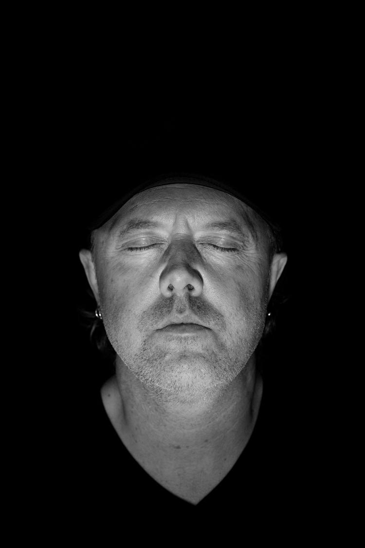 Coronaepidemien har givet Lars Ulrich tid til fordybelse, mere familietid og refleksioner om, hvor han hører til. Og så har han indspillet en 'livekoncert' med sit band, Metallica, der kan ses på mere end 300 spillesteder i hele USA lørdag aften. Foto: Søren Bidstrup/Ritzau Scanpix