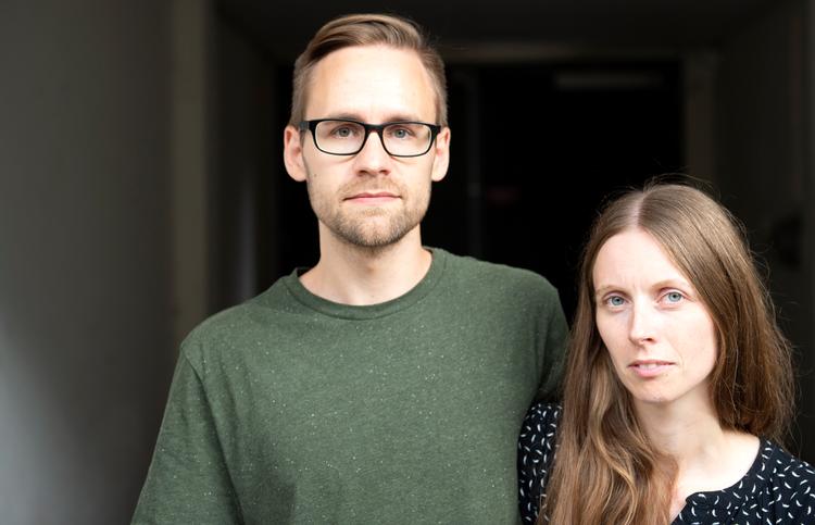 Thea og Stefan Madsen sparer op, så de selv bestemmer, hvornår de vil på pension. I øjeblikket lægger de i snit 24.000 kroner til side hver måned. Foto: Annika Byrde