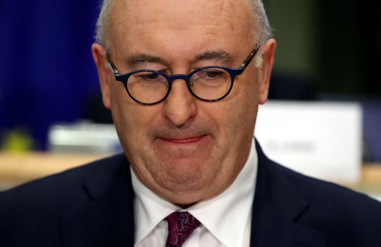 EU's handelskommissær Phil Hogan er kommet i problemer efter brud på irske coronaregler Foto: Yves Herman/Ritzau Scanpix