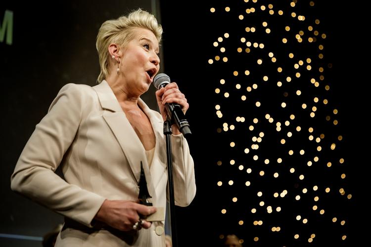 Uddeling af Robert-prisen 2016. Årets kvindelige hovedrolle i tv-serie, Trine Dyrholm. Foto: Mads Nissen/POLFOTO