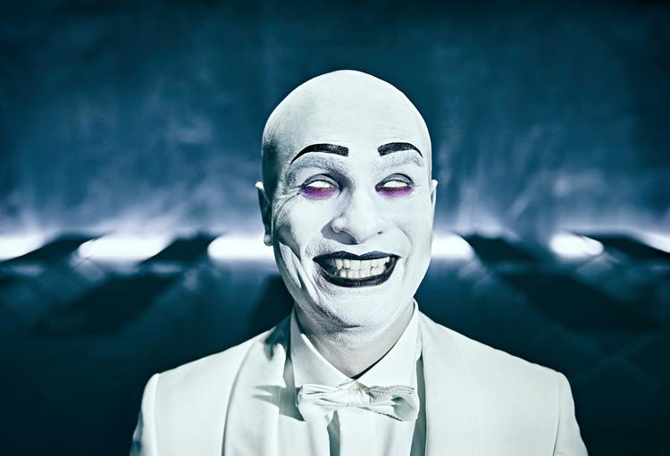 Teaterleder Christian Lollikes 'En fortælling om blindhed' , som billedet er fra, har premiere på Aarhus Teater 29. august. Den sættes op i samarbejde med S/H, Aarhus Teater og Teater Momentum i Odense, der viser den senere. 