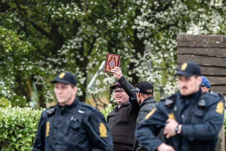Det er nødvendigt med omfattende politibeskyttelse, når Rasmus Paludan, leder af partiet Stram Kurs, demonstrerer. Foto: Per Rasmussen