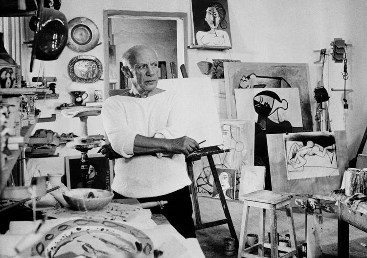 Pablo Picasso i sit atelier i Vallauris, Frankrig. Her i 1953. Foto: Uncredited/Ritzau Scanpix