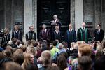 Københavns Universitets rektor, dekaner, prorektorer og universitetsdirektør tager opstilling på universitetets hovedtrappe og byder de nyimmatrikulerede studerende velkommen.  Arkivfoto Rune Aarestrup Pedersen