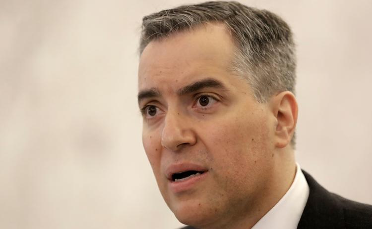 Denne mand har en stor opgave foran sig: han er af Libanons parlament udpeget som ny premierminister i Libanon. Mustapha Adib får til opgave at danne en ny regering, som skal lede landet igennem krisen efter den voldsomme eksplosion på havnen i hovedstaden Beirut 4. august. Foto: Joseph Eid/Ritzau Scanpix