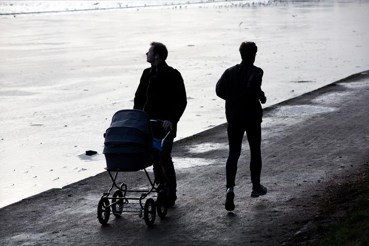 ARKIVFOTO: I dag har medfædre ingen juridiske rettigheder over deres børn. Foto: Per Folkver/POLFOTO
