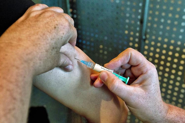 I et år har drenge kunnet blive gratis vaccineret mod hpv. Under halvdelen har taget imod. Foto: Martin Ballund/Ritzau Scanpix