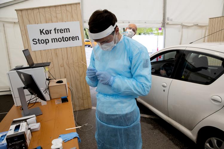 Den dansker, der er testet positiv for coronavirus to gange, er en 41-årig sygeplejerske. Hun blev første gang testet positiv i april og anden gang i juli. Det tyder på, at nogle ikke er beskyttet mod corona, selv hvis de har været smittet, vurderer to professorer. 
 Foto: Finn Frandsen/POLFOTO