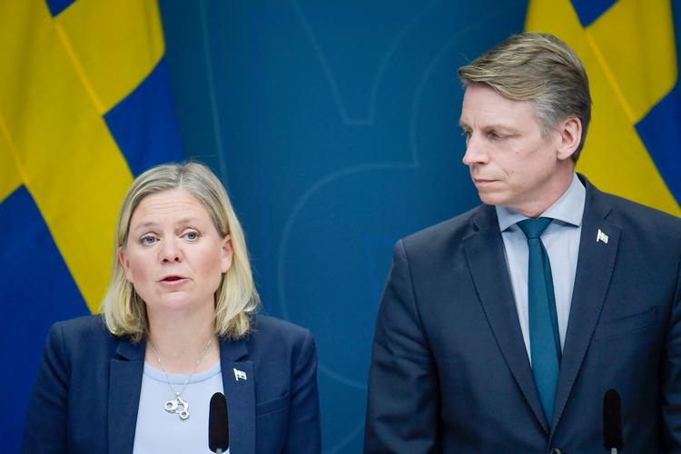 Den svenske finansminister Magdalena Andersson har lige meddelt, at regeringen vil afsætte godt 100 milliarder svenske kroner på finansloven for 2021 til at hjælpe svensk økonomi ud af krisen. Foto: Janerik Henriksson/tt/Ritzau Scanpix