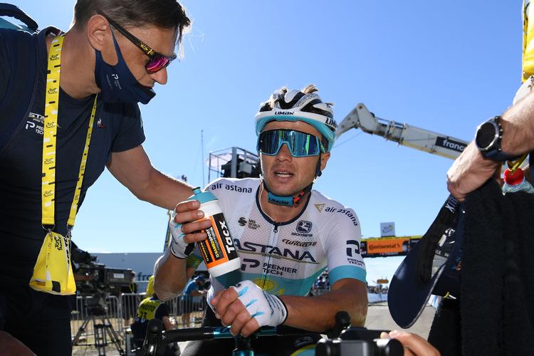 Alexey Lutsenko puster ud efter kraftpræstationen, som indbragte ham sejren på 6. etape til Mont Aigoual.
 Foto: Franck Faugere/Ritzau Scanpix