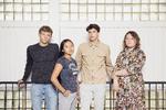 Fra venstre: Emil Steenberg, Maya Lauritsen, Nicklas Håkansson og Christine Bundgaard Knudsen fra Gladsaxe Gymnasium er alle 17 år og har alle prøvet at drikke. Nu vil 22 organisationer forbyde dem at købe alkohol. Foto: Peter Hove Olesen/POLFOTO