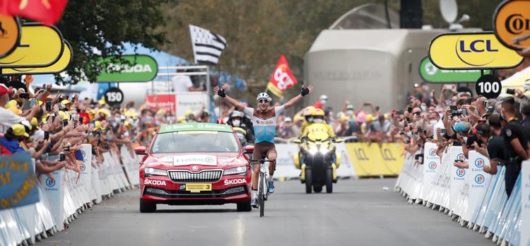 Nans Peters (AG2r La Mondiale) kørte solo over den sidste stigning og holdt forspringet på nedkørslen.
 Foto: Stephane Mahe/Ritzau Scanpix