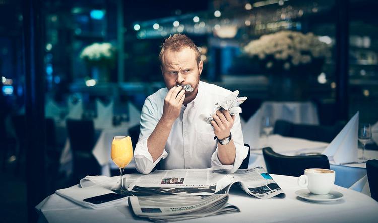 Komikeren Jonatan Spang går lovligt ofte efter den billige pointe. Måske skulle han overveje at slå ned på det mindre indlysende.  Foto: Jes Larsen