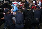 Efter at Miron Vitushka er vendt tilbage i skole efter sommerferien i denne uge, har han arrangeret en række demonstrationer mod Lukasjenko. Det har ført til sammenstød mellem politiet og de unge demonstranter. Foto: Tut.by/Ritzau Scanpix