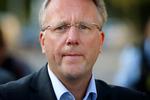 Skatteminister Morten Bødskov ser ind i et forhandlingsforløb om grønne biler, hvor ’vennerne’ på venstrefløjen vil slå på ham for at være for passiv. Foto: Jens Dresling/POLFOTO