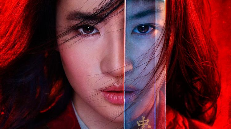 I filmen 'Mulan' spiller den amerikanske, men kinesiskfødte skuespiller Liu Yifei hovedrollen som helten Mulan.  Foto: Walt Disney Pictures / Album/Ritzau Scanpix
