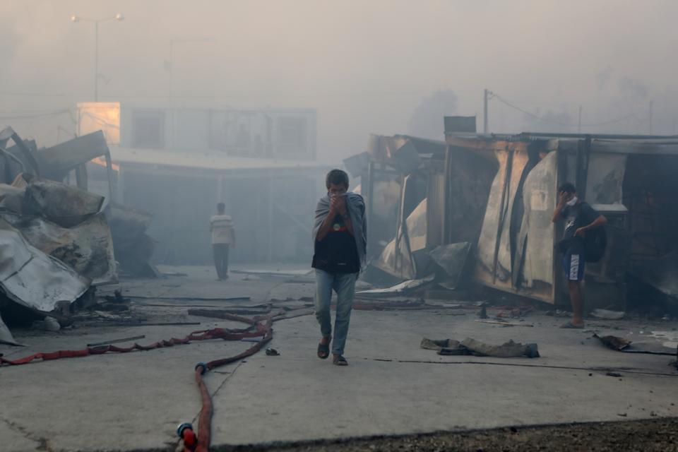 Billederne fra Lesbos viser en lejr, der er gjort ubrugelig. Foto: Elias Marcou/Ritzau Scanpix