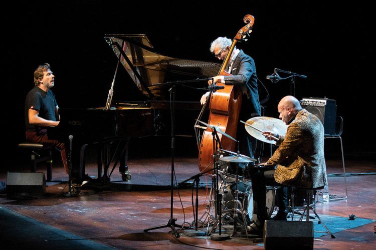 Den skarpe, passionerede trio Ginman, Blachman og Dahl gav koncert i DR's Koncerthus. Foto: Finn Frandsen/POLFOTO