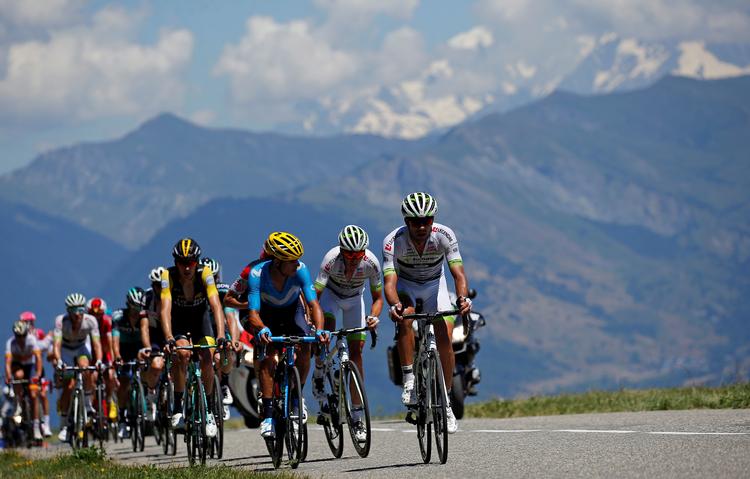 Col de la Madeleine har taget pusten fra mangen pedalist, men ikke desto mindre kæmper Tour de France-rytterne igen og igen om at komme op over bjerget.  Foto: Stephane Mahe/Ritzau Scanpix