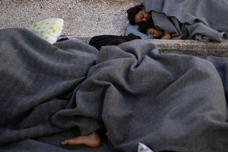 Uledsagede flygtningebørn fra den nedbrændte Moria-lejr skal have bedre forhold. Danmark vil give millioner. Foto: Alkis Konstantinidis/Ritzau Scanpix