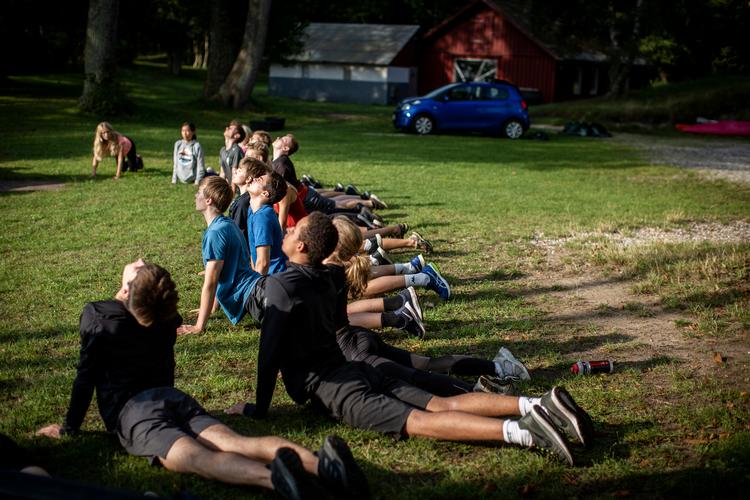 Over halvdelen af efterskoleeleverne oplever, at deres lærere inspirerer dem til at være en del af fællesskabet. Foto: Jens Hartmann Schmidt/POLFOTO
