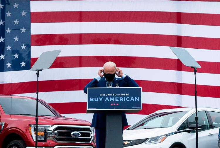 Køb Amerikansk. Den demokratiske præsidentkandidat, Joe Biden, har overtaget et slogan fra Donald Trump.  Foto: Jim Watson/Ritzau Scanpix