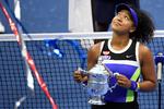 Arthur Ashe Stadium i New York er ved at være en yndlingsbane for Naomi Osaka, der nu to gange har erobret US open-trofæet i en alder af blot 22 år. Foto: Danielle Parhizkaran/Ritzau Scanpix