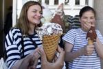 Isvejret er ikke ovre, selv om kalenderen skriver midt-september. Mandag og tirsdag vender de høje temperaturer tilbage, men også resten af ugen bliver der godt med solskin. Foto: Finn Frandsen/POLFOTO