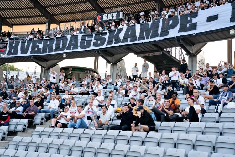 Stadion i Aarhus har plads til 19.000 tilskuere. Mandag var der over 7.500 på plads.  Foto: Henning Bagger/Ritzau Scanpix