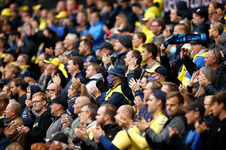 Sådan så det ud i søndags, da  Brøndby havde besøg af  FC Nordsjælland. Mere end 6.000 tilskuere var på plads på stadion. Foto: Jens Dresling/POLFOTO