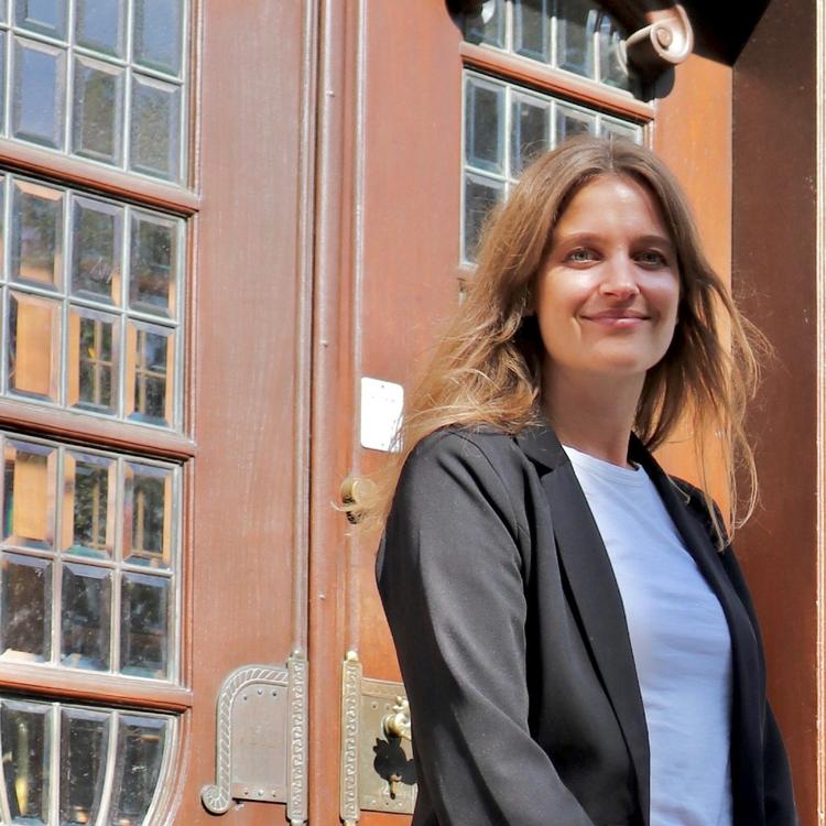 Kvindemuseet har brug for at brande sig med nyt, kønsneutralt navn, siger museets bestyrelse og leder Julie Rokkjær Birch. Mange støtter, men nogle frygter, at kvindekampen ryger ud med badevandet.. Foto: PR/Kvindemuseet