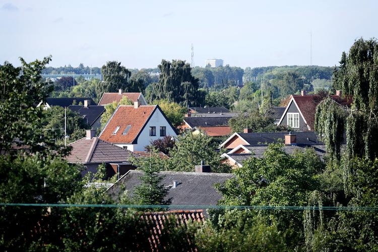 De fleste boligejere ved godt, hvad deres hus er værd. Men Skatteministeriet har foreløbig brugt 4,7 milliarder kr. uden at finde ud af det, blandt andet fordi Venstre og Socialdemokratiet insisterede på, at et nyt it-system også skulle fastsætte en grundværdi. Arkivfoto. Foto: Jens Dresling/POLFOTO