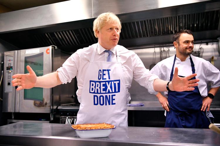 Op til valget i december lovede Boris Johnson, at aftalen med EU var parat til at sætte i ovnen. Nu vil han have ret til at ændre i aftalen, der er skrevet ind i britisk lov. Foto: Ben Stansall/Ritzau Scanpix