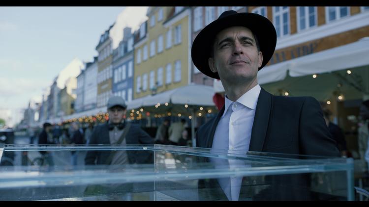 I femte sæson af Netflix-serien ’Papirhuset’ foregår de første minutter i København. Det skabte både danske arbejdspladser og omsætning. Foto: Netflix Foto: Netflix