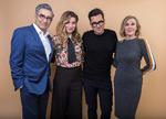  Fra Venstre, Eugene Levy, Annie Murphy der spiller datter, Daniel Levy der spiller søn og Catherine O´Hara, der spiller moderen. Foto: Willy Sanjuan/Ritzau Scanpix