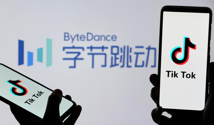 TikTok har på ganske kort tid sat sig på appmarkedet, og nu er der altså et salg under opsejling.  Foto: Dado Ruvic/Ritzau Scanpix