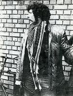 Dræber-Preben her fotograferet med kniplen trukket og tjenestepistolen i buksekanten blev ansigtet på Uropatruljens uortodokse metoder Foto: poul olsen