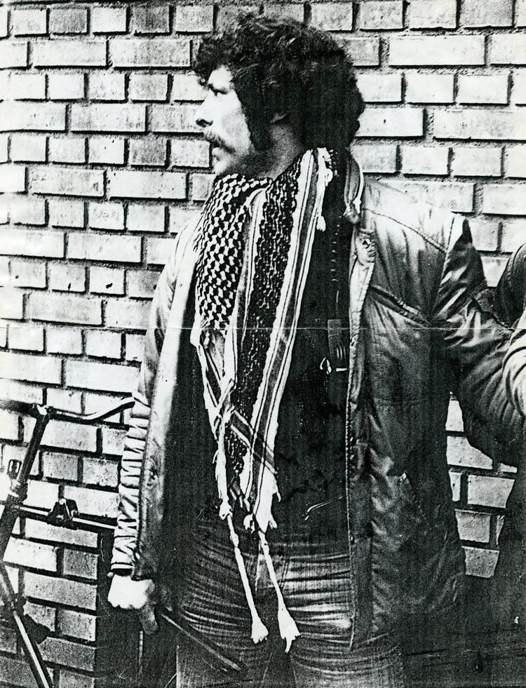 Dræber-Preben her fotograferet med kniplen trukket og tjenestepistolen i buksekanten blev ansigtet på Uropatruljens uortodokse metoder Foto: poul olsen