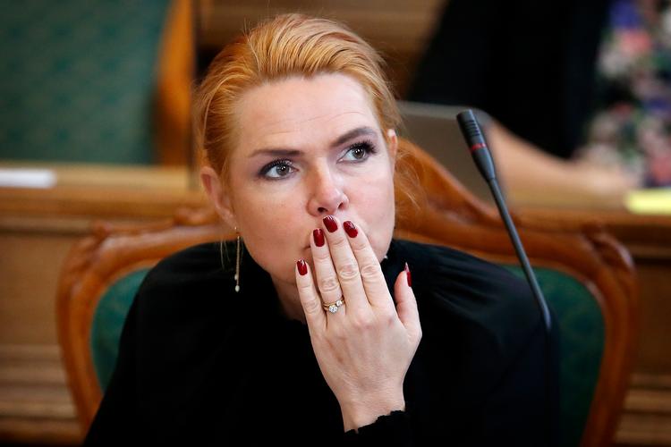 Venstres næstformand, Inger Støjberg, skrev mandag på Facebook, at ingen skal finde sig i upassende berøringer eller deciderede overgreb, men at det lige nu er, som om alle mænd bliver udråbt som sexhungrende og krænkende monstre. Det møder nu kritik fra partifæller.  Foto: Jens Dresling/POLFOTO