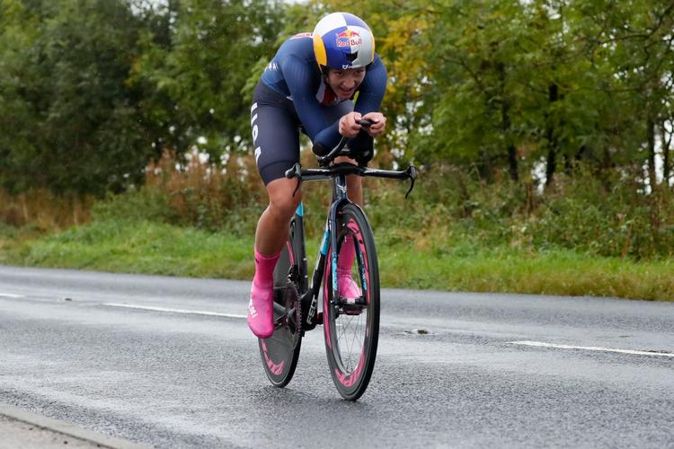 Amerikaneren Chloe Dygert under træningen på tempocyklen inden dagens forsvar af VM-titlen. Foto: Manu Fernandez/Ritzau Scanpix