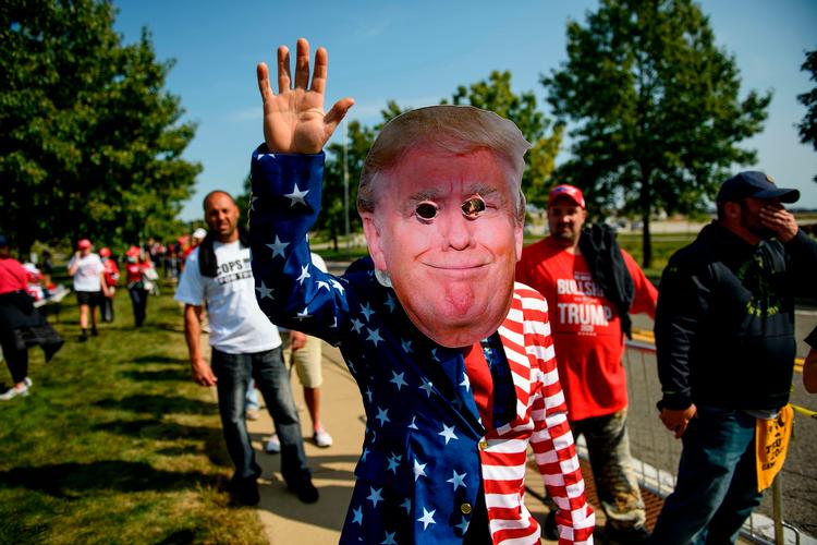 Kernevælgerne. Donald Trump kalder til patriotisk offensiv mod dem, der anfægter den tidligere slavenations selvopfattelse som et 'exceptionelt' frihedsideal. Foto: Jeff Swensen/Ritzau Scanpix