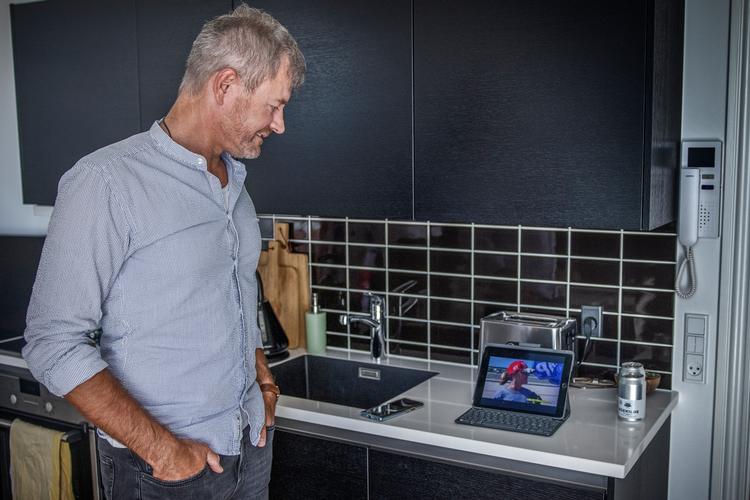 Tristan Thomsen støtter den amerikanske præsident Donald Trump. Og så er han tilhænger af konspirationsteorien QAnon. Han medvirker i Politikens serie om danskere, der støtter Trump.  Foto: Adam Klixbüll Eisenhardt