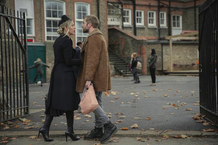 Katherine Ryan spiller Katherine, der har en datter med den forhenværende boy band-stjerne, Shep, og deres forhold er mildest talt belastet.  Foto: Netflix