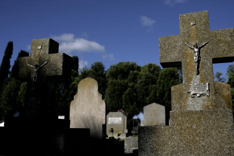 Gravsten over fortidens mænd – afmægtige og ensomme var de også.  Foto: Peter Hove Olesen/POLFOTO