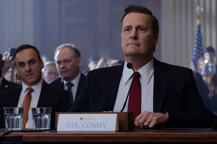 Jeff Daniels spiller James Comey, der blev fyret af præsident Donald Trump som FBI-direktør. 